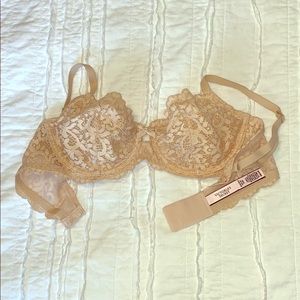 NWOT Victoria’s Secret Unlined Demi Bra